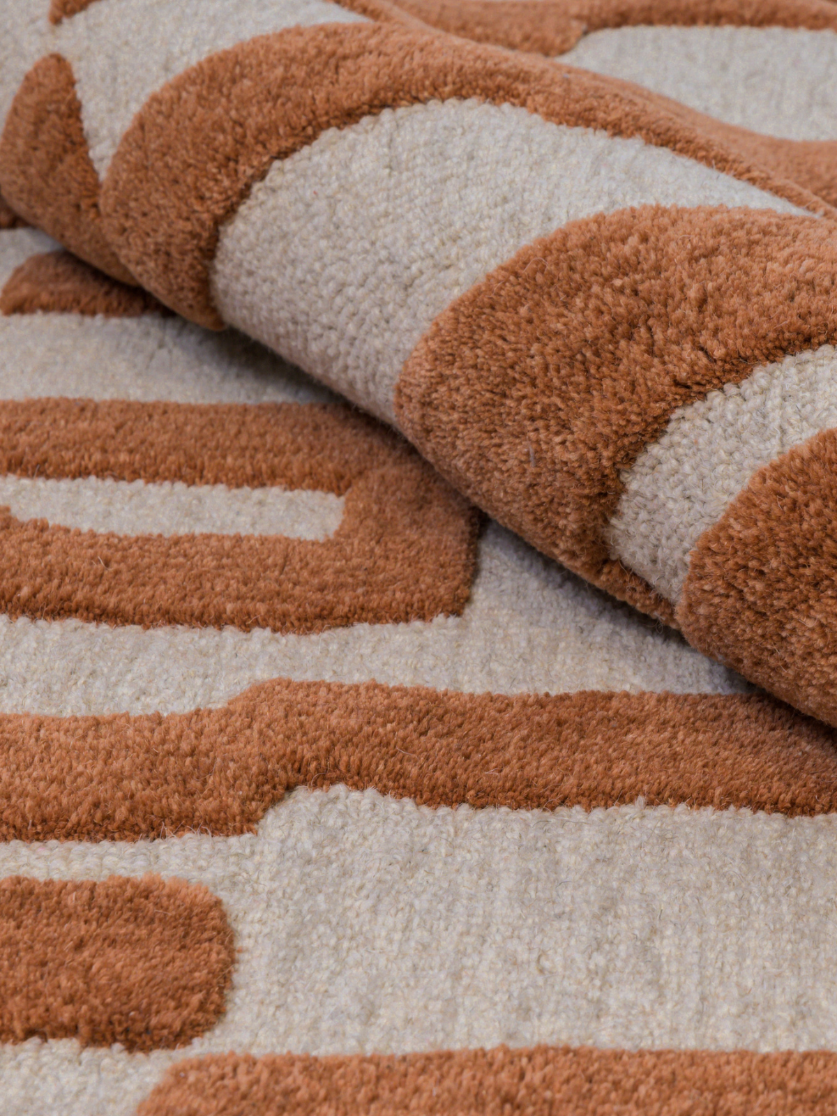 Fabien Handtufted Polyester Wool Rust Maze