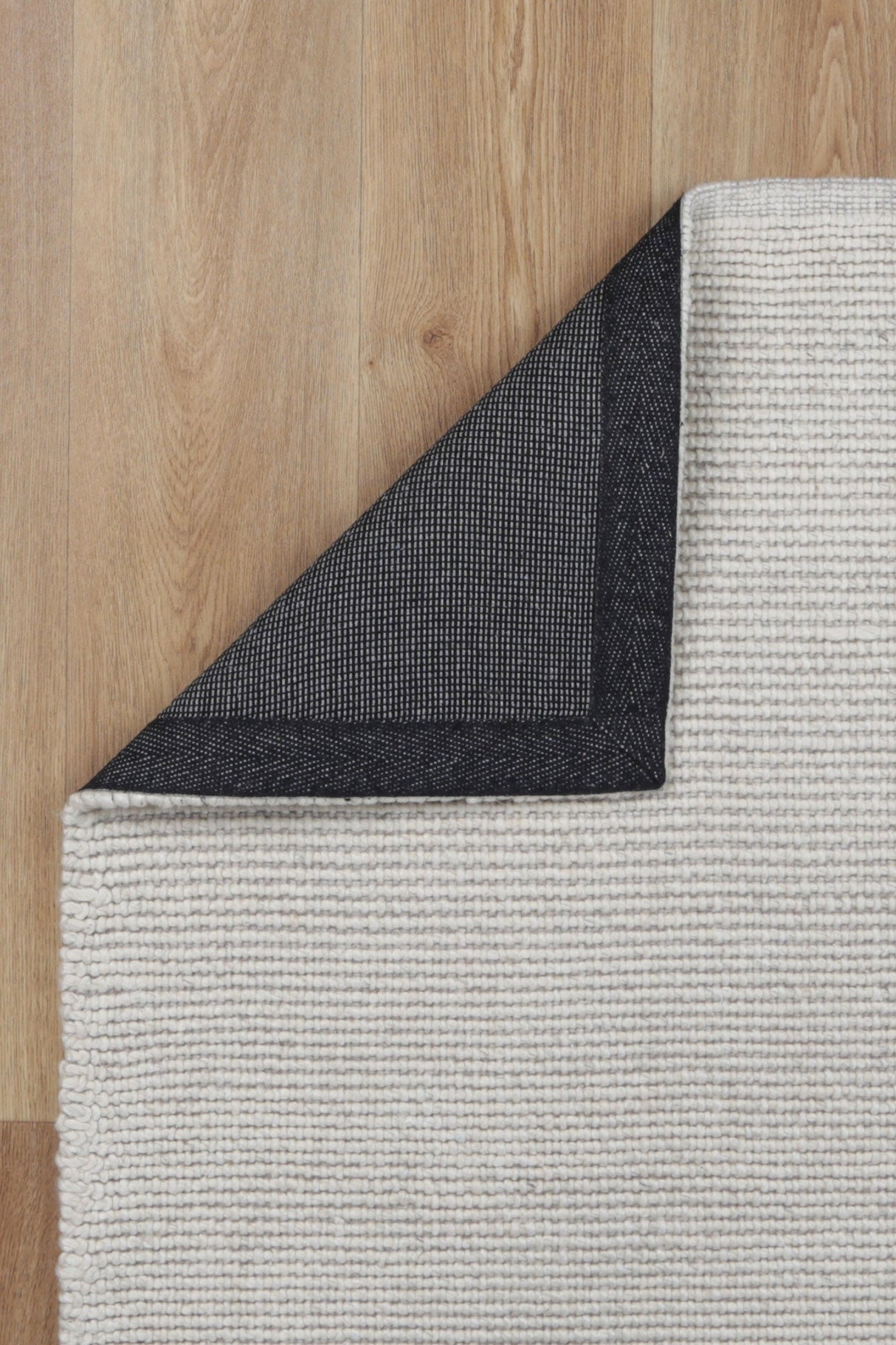 Astro Handtufted Wool Ivory