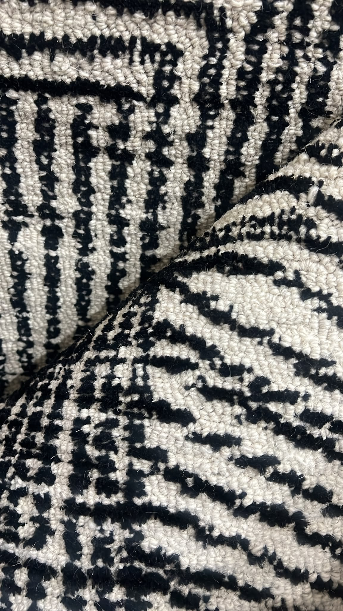 Fabien Handtufted Polyester Wool Blk/Wht Vision