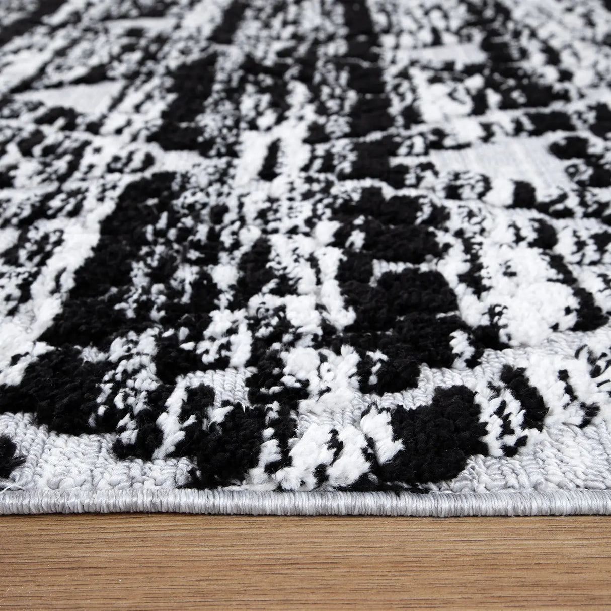 Zellige Diamond Patterned Black White Rug DecoRug