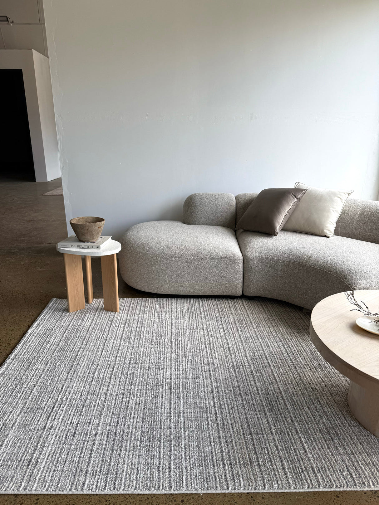 Luna Polyester Machine Made Lines  Hk82B Grey