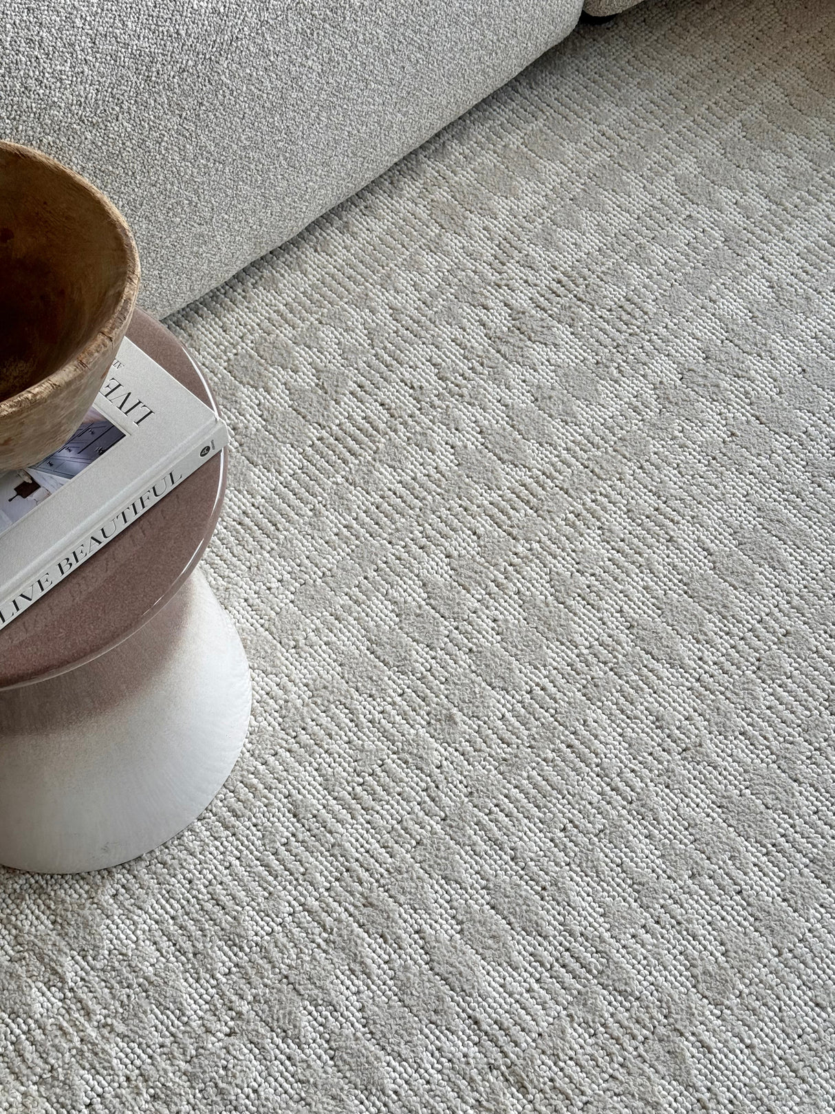 Nyla Frost Cream Rug - Hv20B