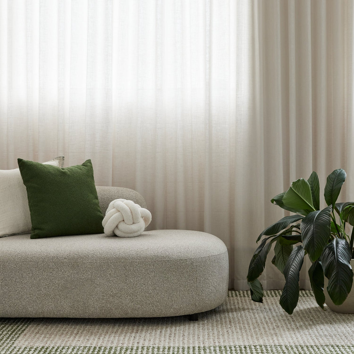 Jaya Floor Rug  Green/Ivory