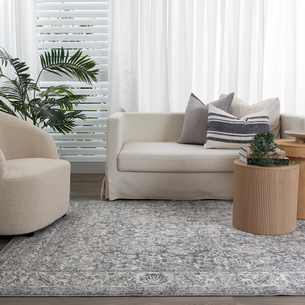 Quadalio Motif Platinum Light Grey