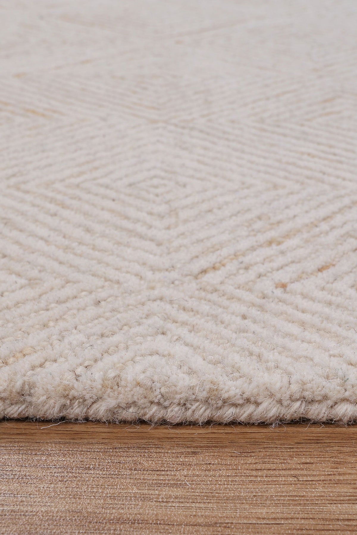 Posy Diamond 05B Beige Wool Rug