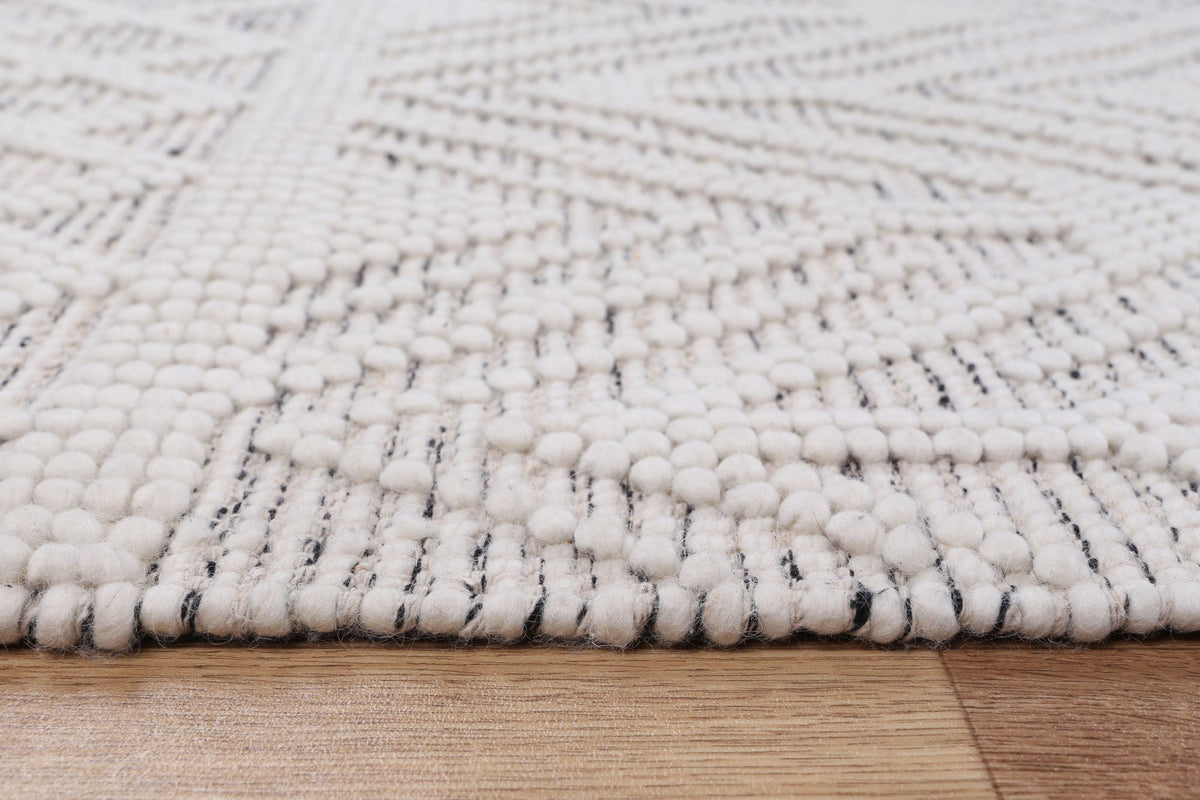 Perla Zoe White & Black Rug