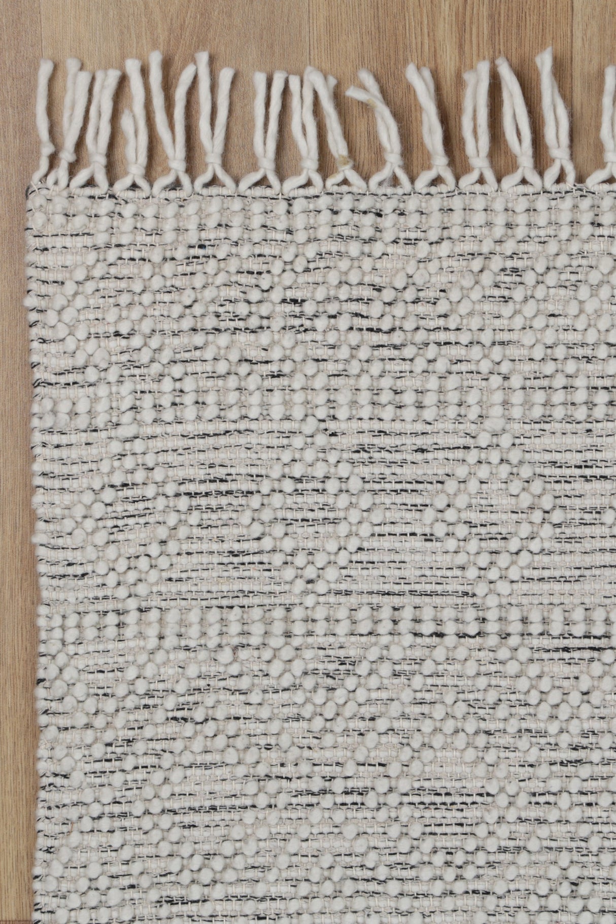 Perla Handwoven Wool Perl-16 Black/White (Dc)