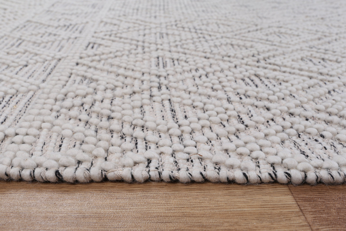 Perla Ada White & Black Rug