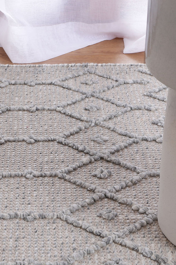 Dream 02 Makay Steel Rug